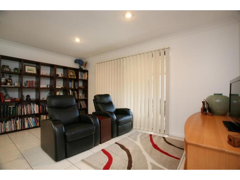 15 Mair Drive, Redbank QLD 4301