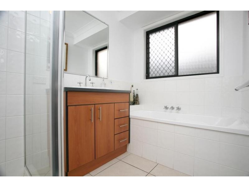 15 Mair Drive, Redbank QLD 4301