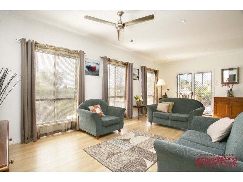 2 Griffin Crescent, Collingwood Park QLD 4301