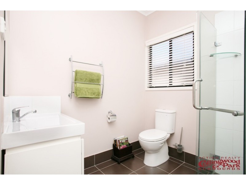 2 Griffin Crescent, Collingwood Park QLD 4301
