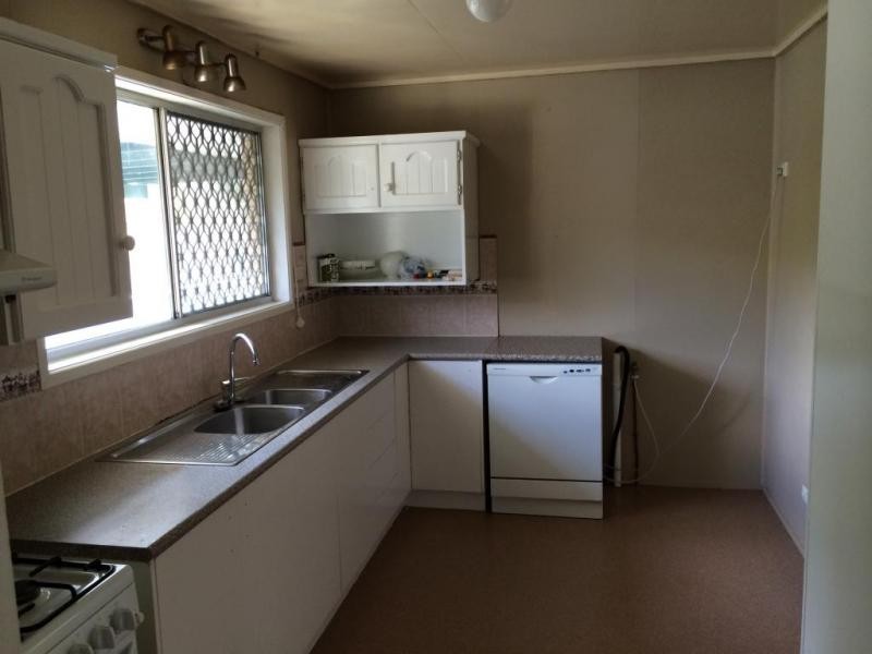 1 Becker Street, Riverview QLD 4303