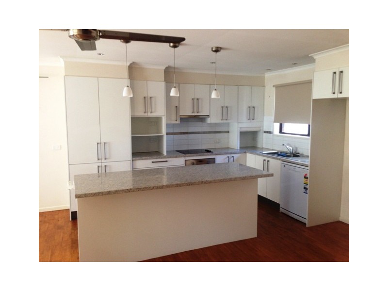 9 Eustace Street, Collingwood Park QLD 4301