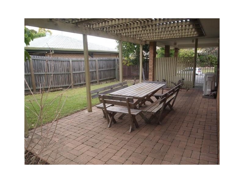 8 McInnerney Street, Collingwood Park QLD 4301