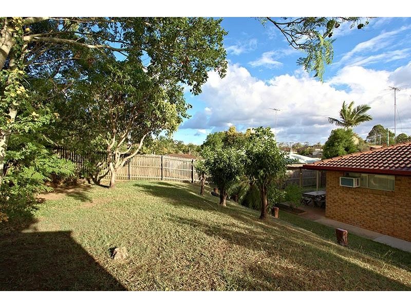 8 McInnerney Street, Collingwood Park QLD 4301