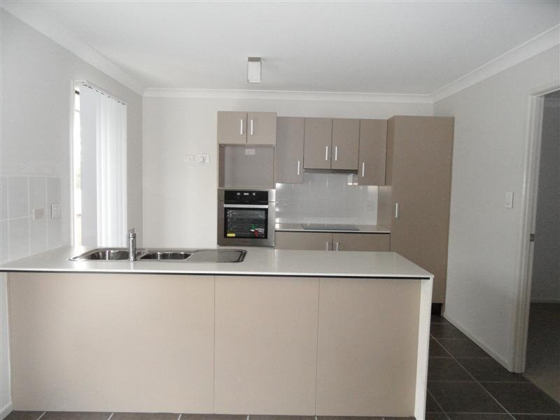 88 High Street, Blackstone QLD 4304