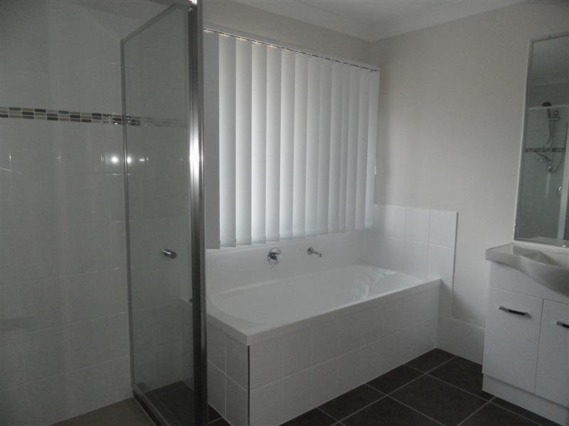 88 High Street, Blackstone QLD 4304