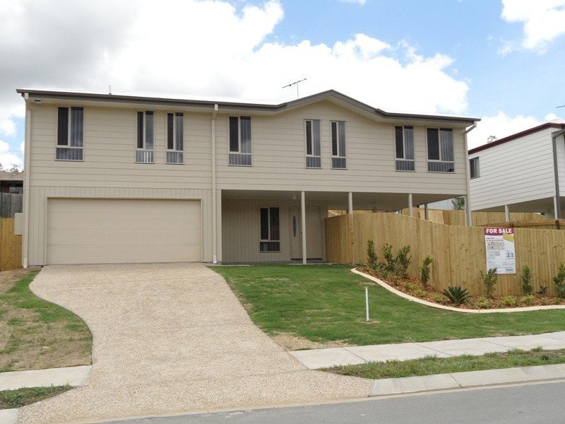 98 High Street, Blackstone QLD 4304