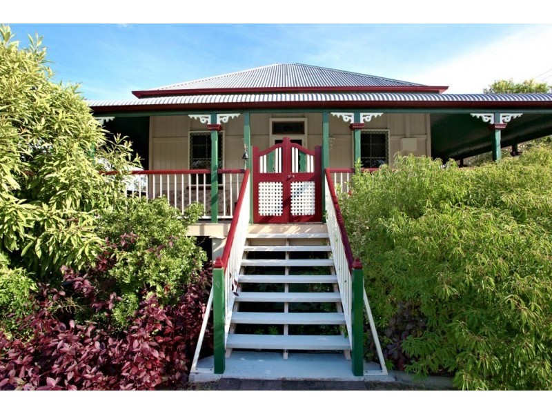 9 Nile Street, Riverview QLD 4303