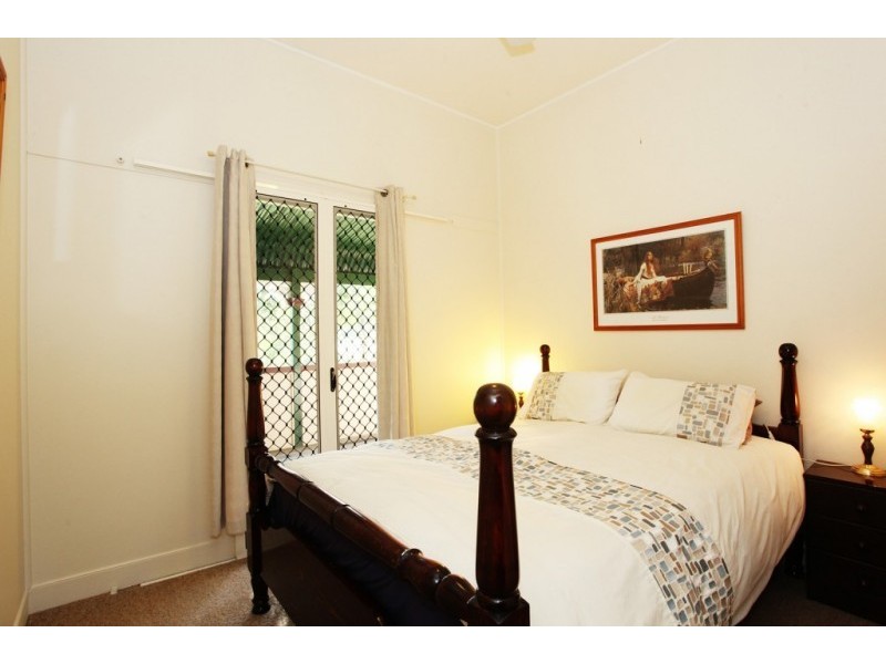 9 Nile Street, Riverview QLD 4303