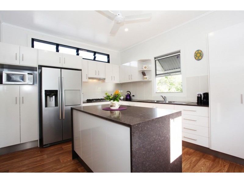 9 Nile Street, Riverview QLD 4303