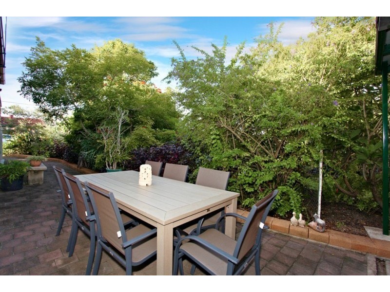 9 Nile Street, Riverview QLD 4303