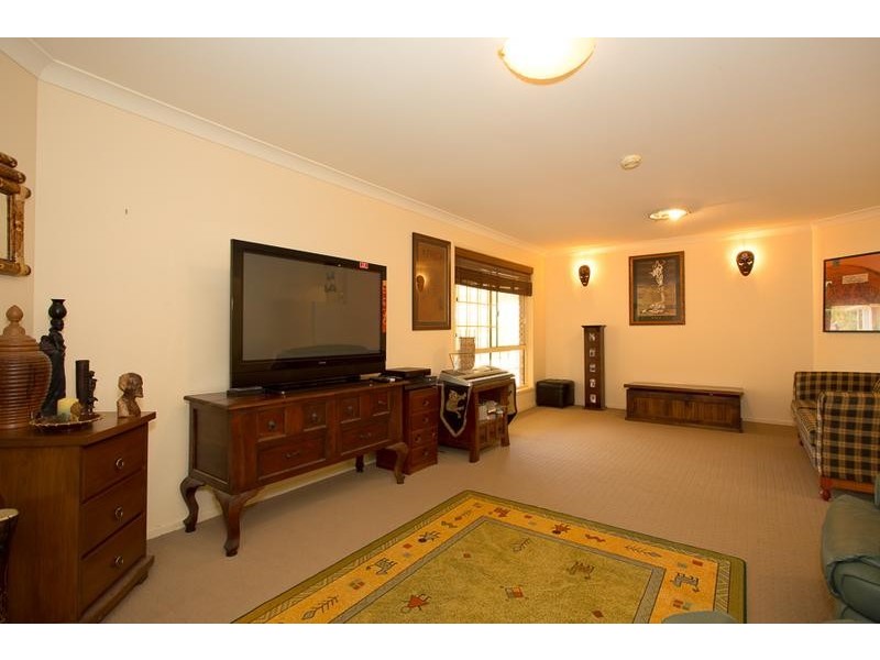 27 Peel Road, Ningi QLD 4511