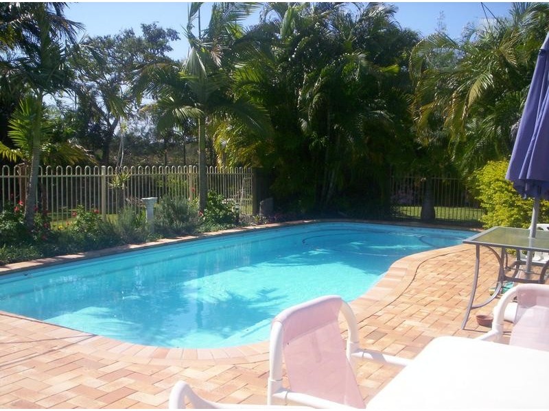 8 Alex Avenue, Ningi QLD 4511