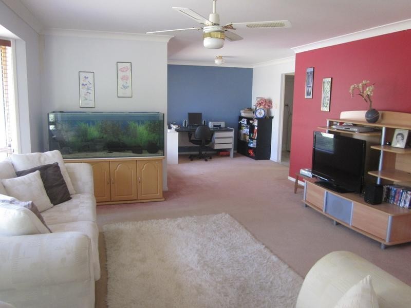 8 Alex Avenue, Ningi QLD 4511