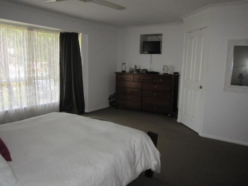 8-10 Triton Court, Ningi QLD 4511