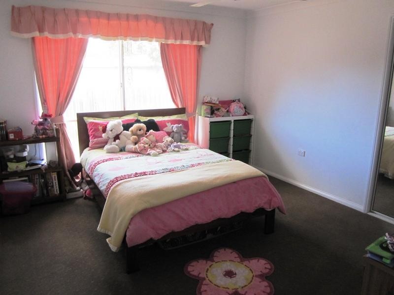 8-10 Triton Court, Ningi QLD 4511