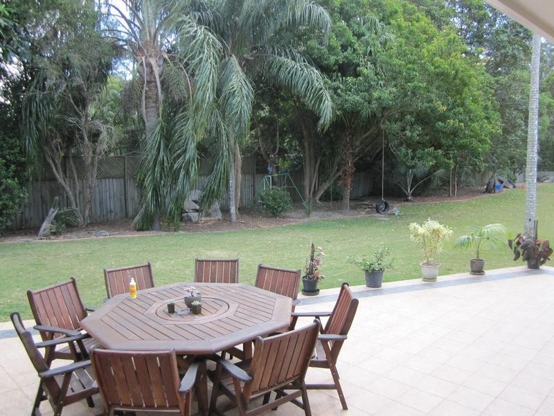 8-10 Triton Court, Ningi QLD 4511