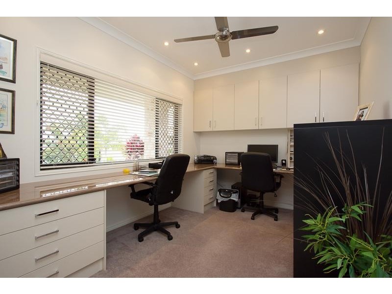 25 Barr Place, Ningi QLD 4511