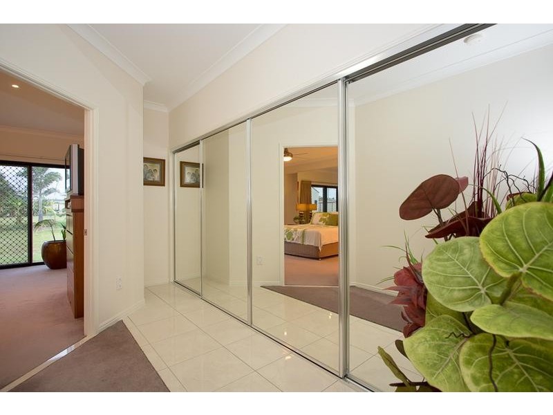 25 Barr Place, Ningi QLD 4511