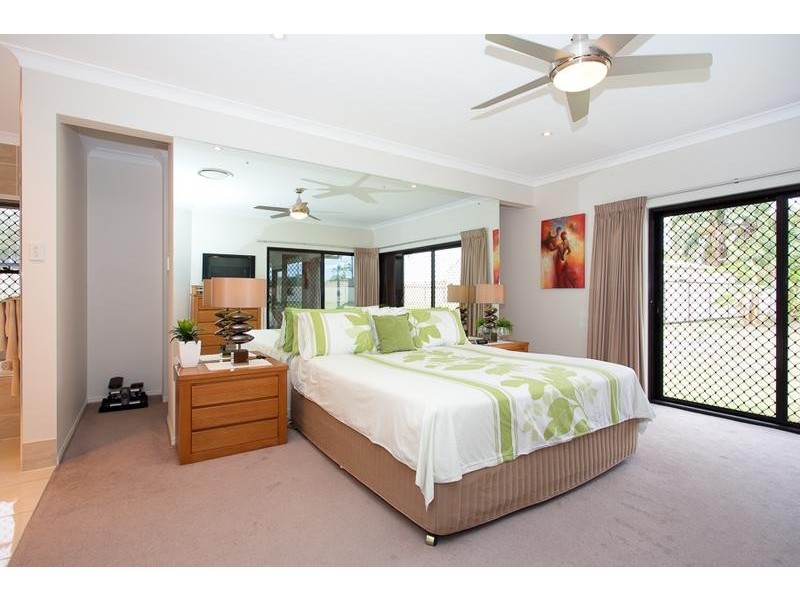25 Barr Place, Ningi QLD 4511