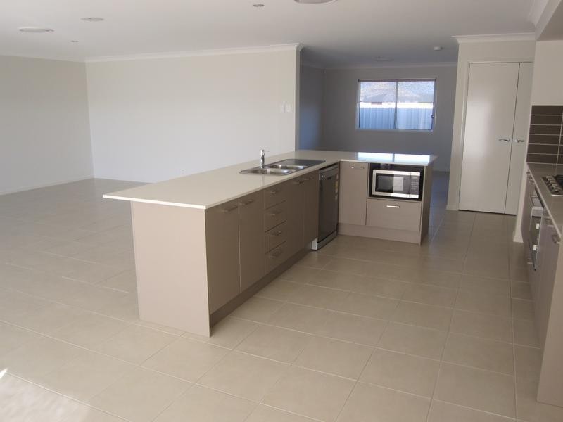 3 Rivercherry Ave, Banksia Beach QLD 4507