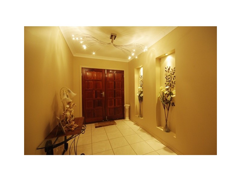 33 Cocos Drive, Ningi QLD 4511