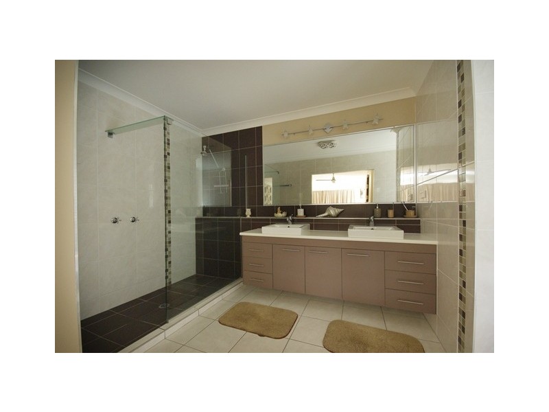 33 Cocos Drive, Ningi QLD 4511