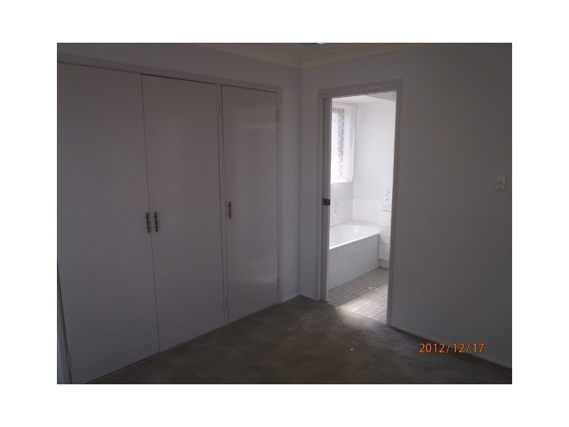 6 Moatah Avenue, Beachmere QLD 4510