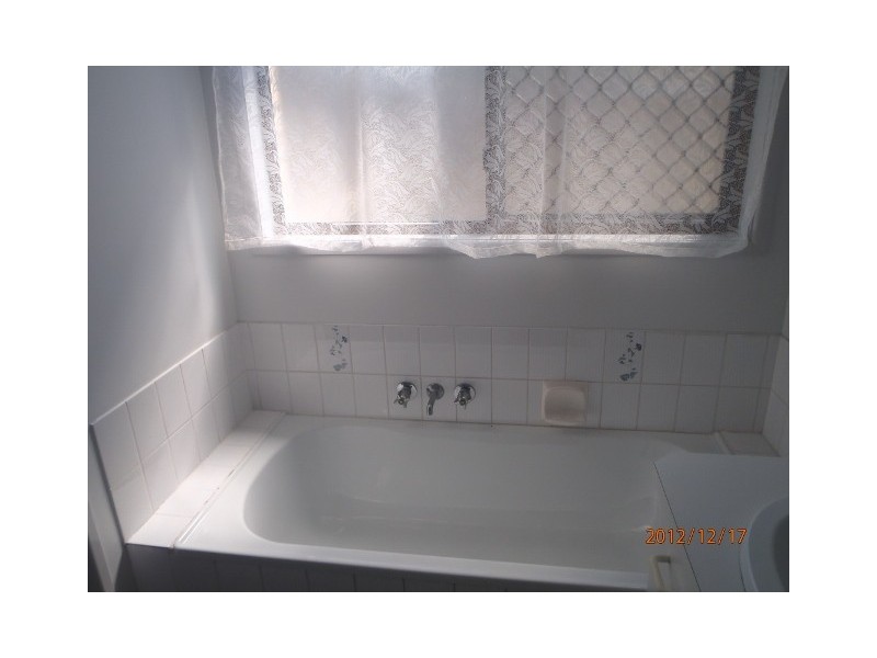 6 Moatah Avenue, Beachmere QLD 4510