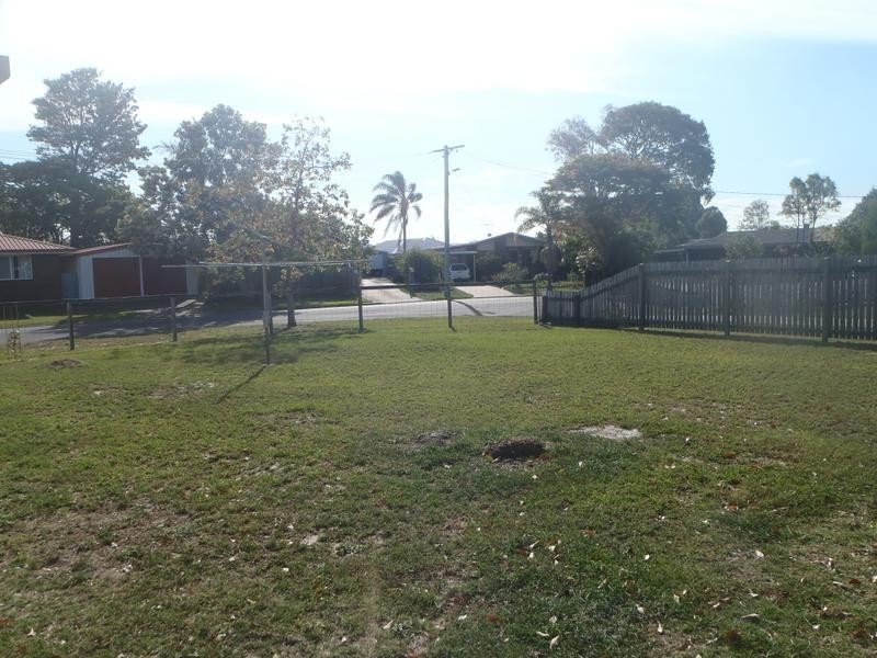 6 Moatah Avenue, Beachmere QLD 4510