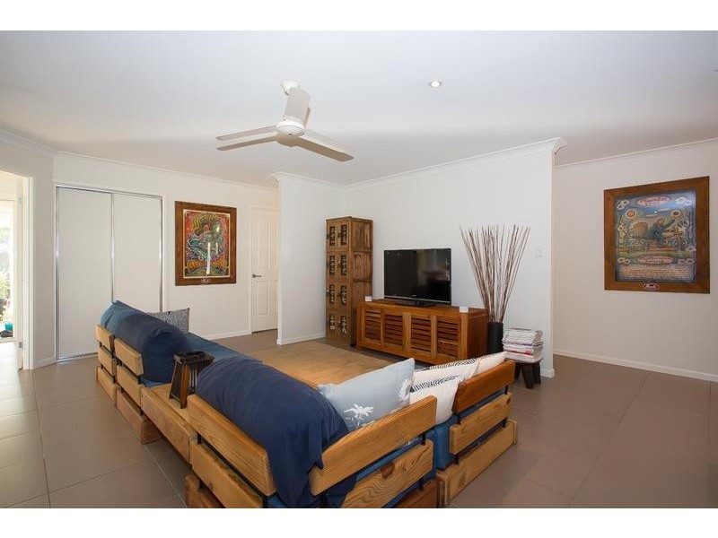 4/3 to 5 Weeroona Avenue, Beachmere QLD 4510