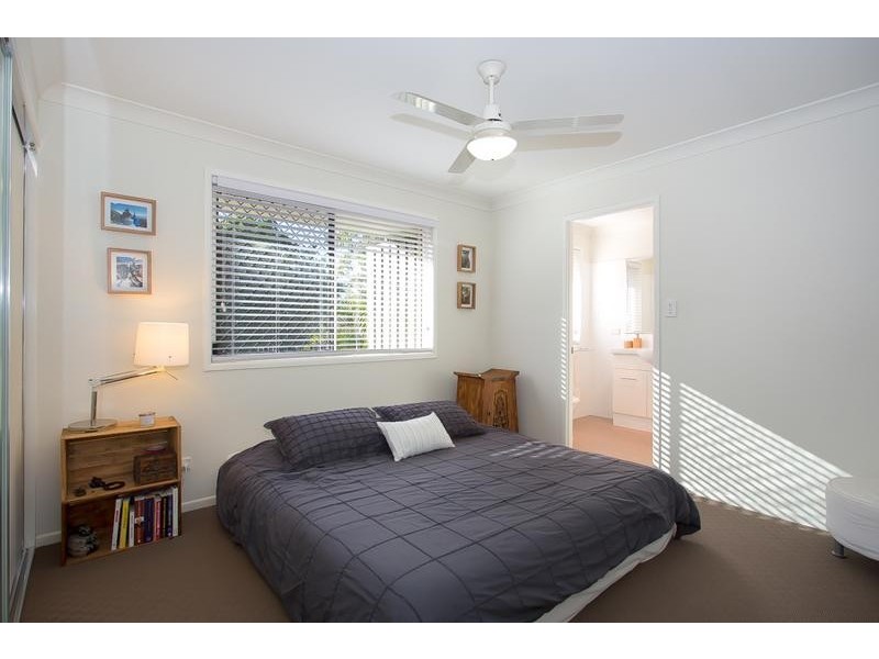 4/3 to 5 Weeroona Avenue, Beachmere QLD 4510