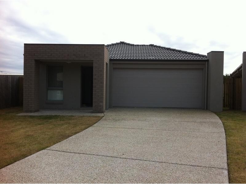 1/2 Pristine Court, Ningi QLD 4511