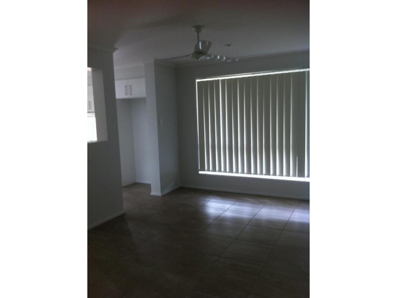 1/2 Pristine Court, Ningi QLD 4511