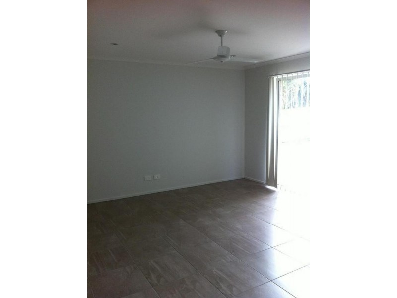 1/2 Pristine Court, Ningi QLD 4511