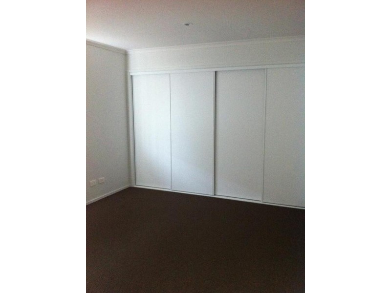 1/2 Pristine Court, Ningi QLD 4511