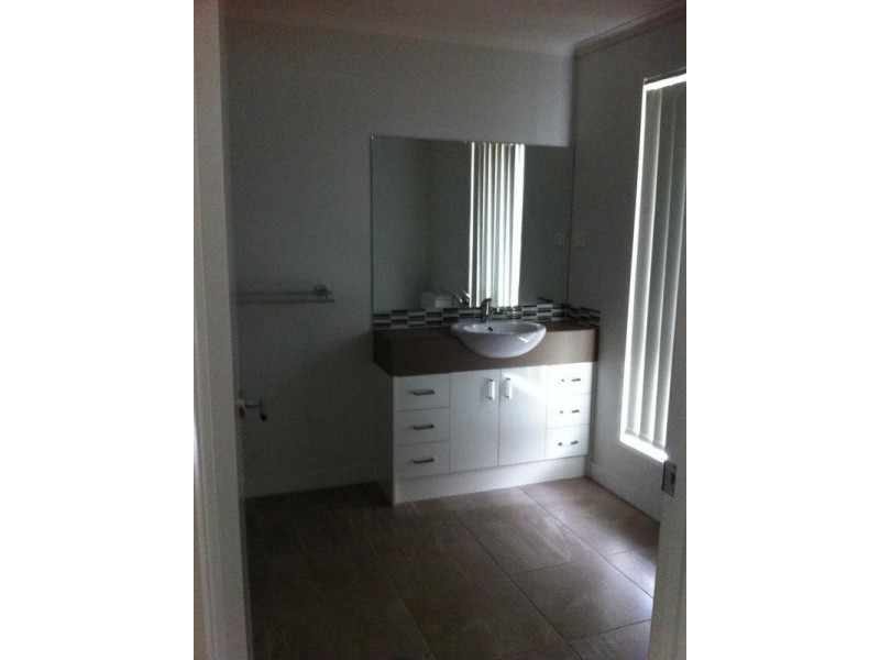 1/2 Pristine Court, Ningi QLD 4511