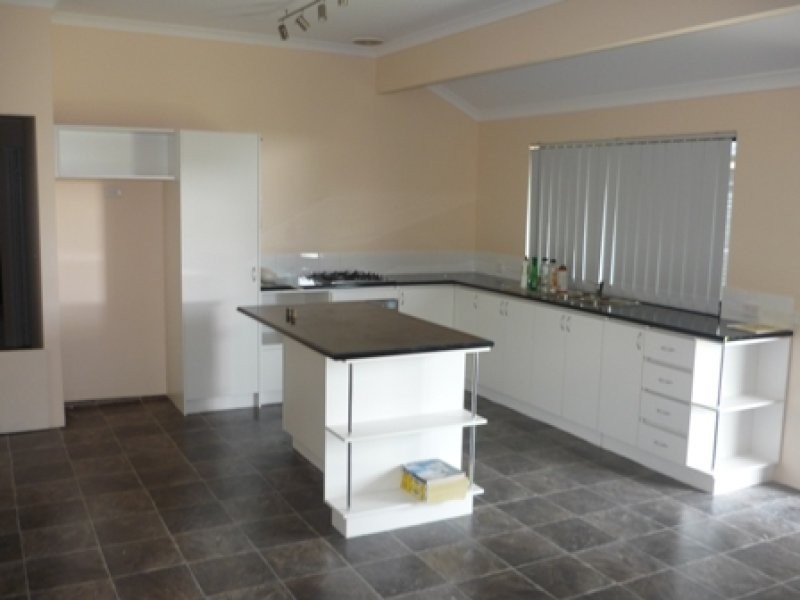 26 Glenfin Road, Seville Grove WA 6112