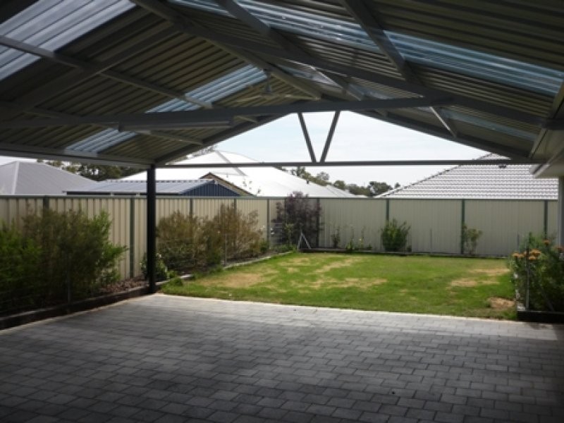 26 Glenfin Road, Seville Grove WA 6112