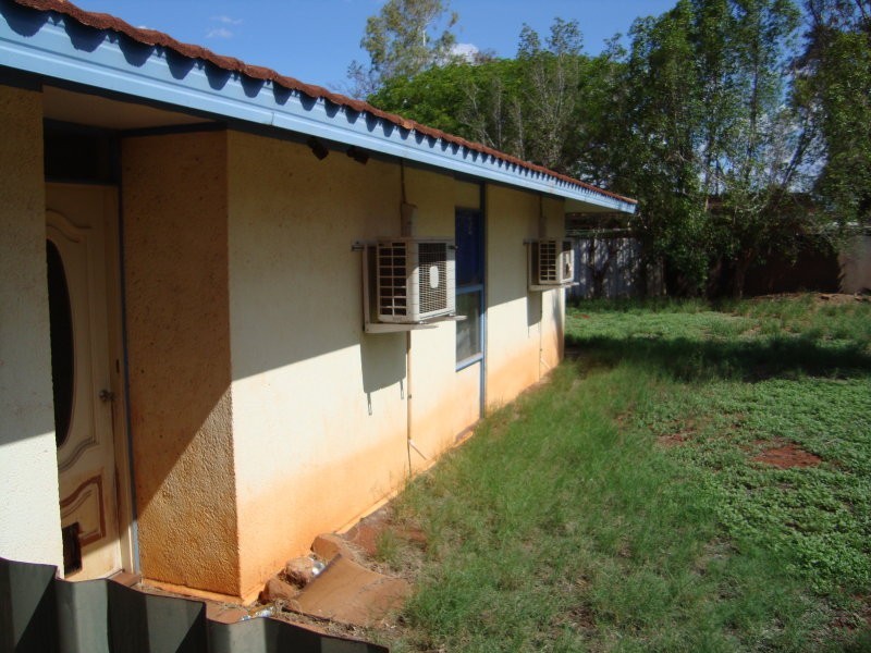 17 Minbalup Crescent, Newman WA 6753