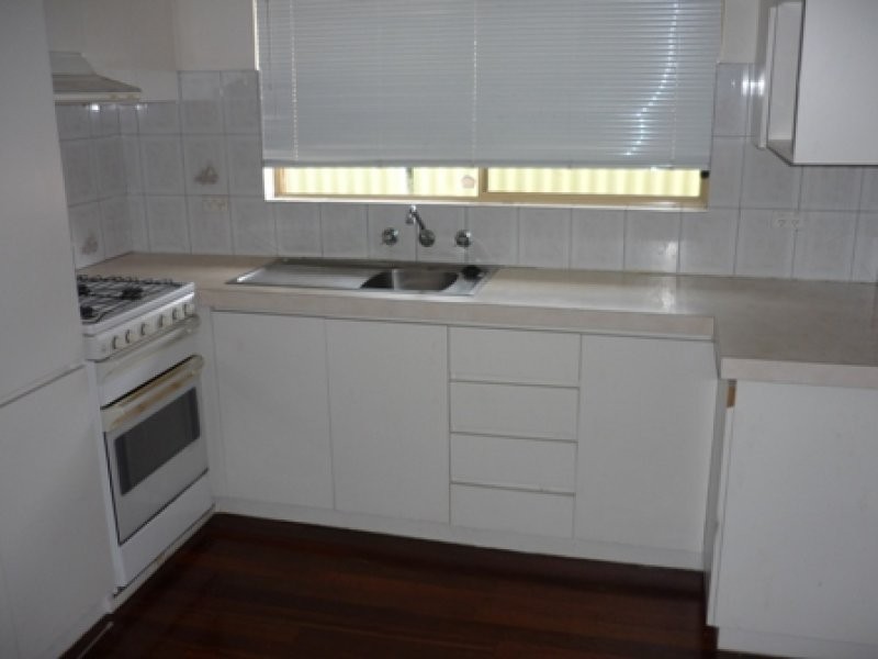 11 Crawley Road, Armadale WA 6112