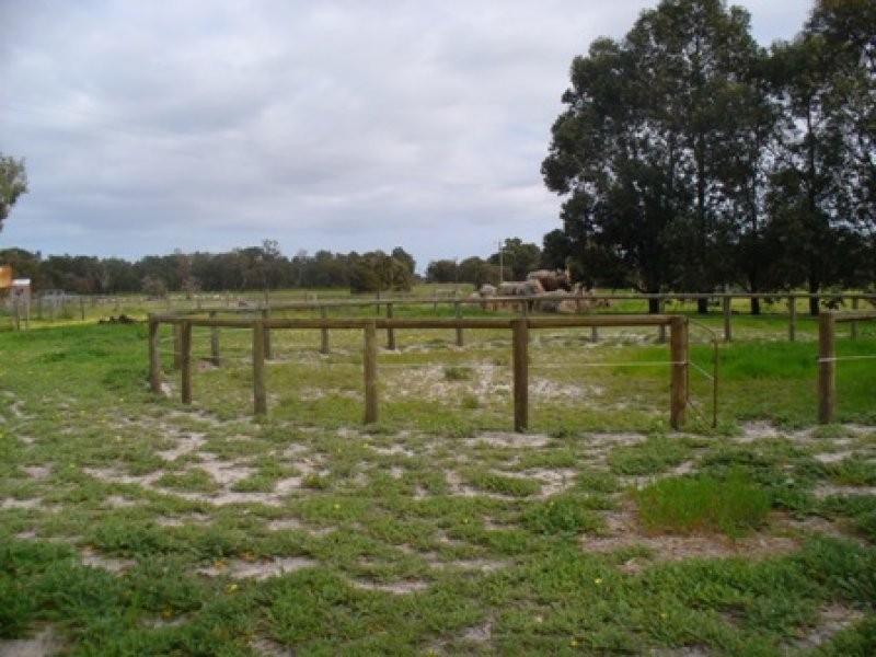 422 Utley Road, Serpentine WA 6125