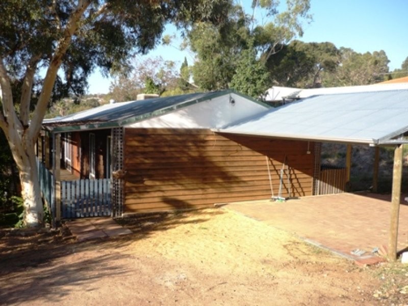 15 Amethyst Crescent, Mount Richon WA 6112