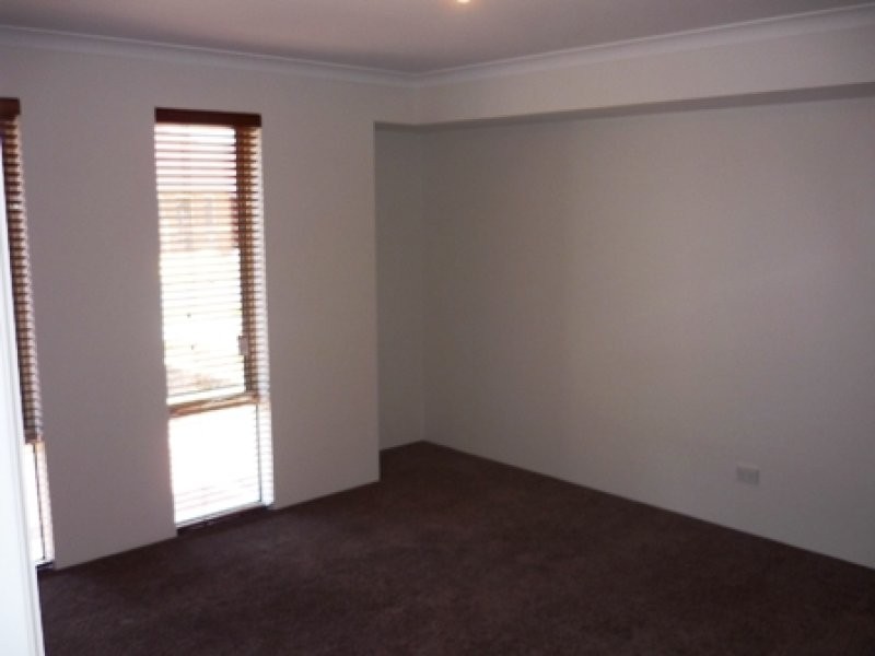 13 Blackberry Ramble, Byford WA 6122