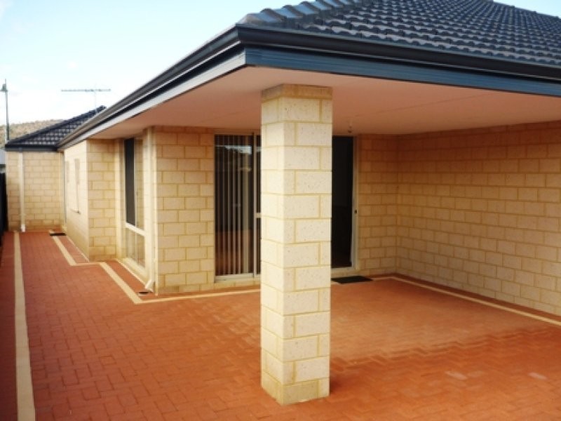 13 Blackberry Ramble, Byford WA 6122