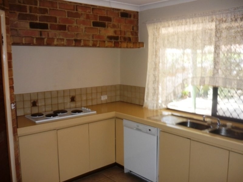 92 Brown Crescent, Seville Grove WA 6112