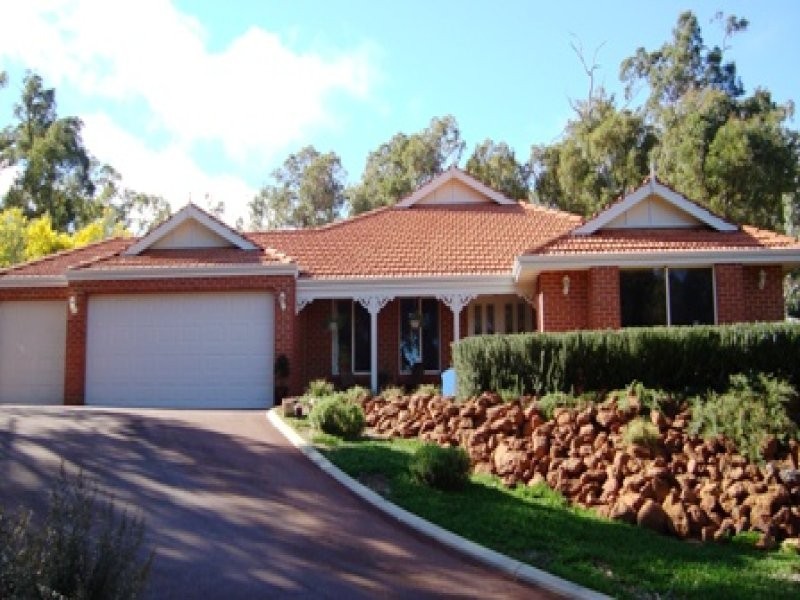 14 Sophia Grove, Roleystone WA 6111