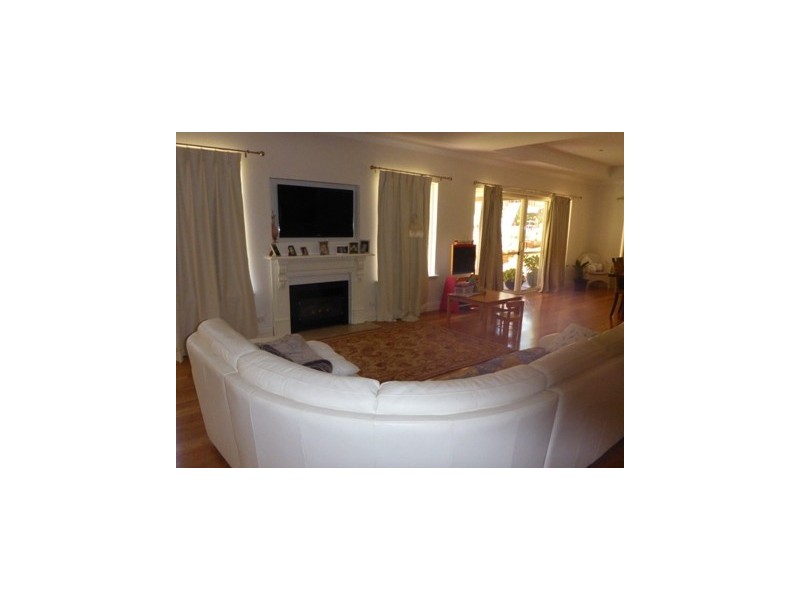 14 Sophia Grove, Roleystone WA 6111