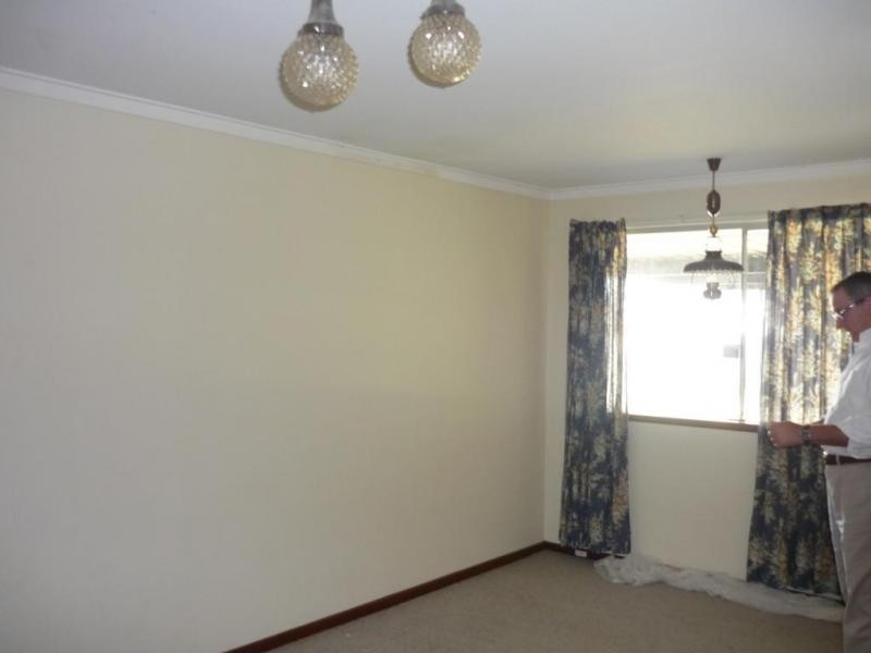 27 Tait St, Armadale WA 6112
