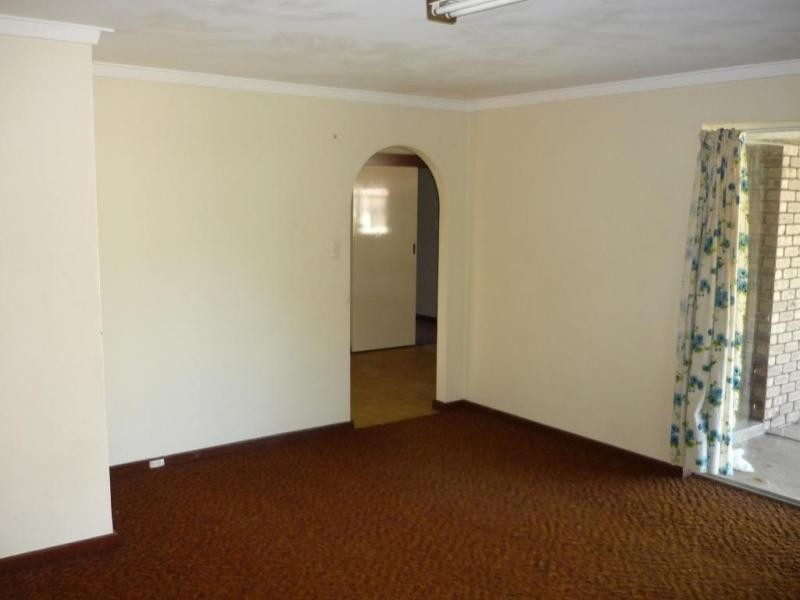27 Tait St, Armadale WA 6112